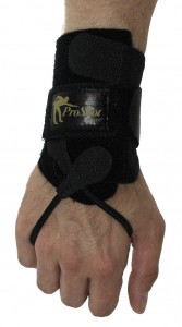 Foto: Pro Shot Glove am Arm befestigt.